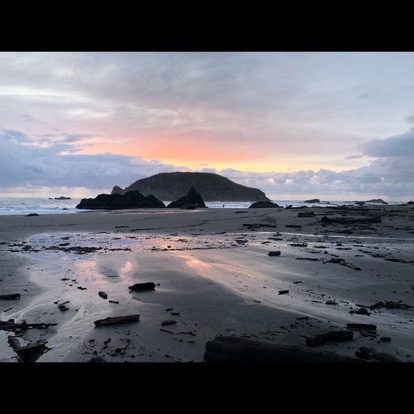 Meet your Posher, Jessica - Picture 2 of 2